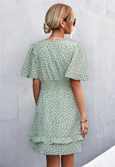 Robe à volants superposés à taille froncée et imprimée